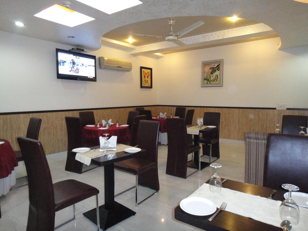 Hotel Orbit 34 Chandīgarh Extérieur photo