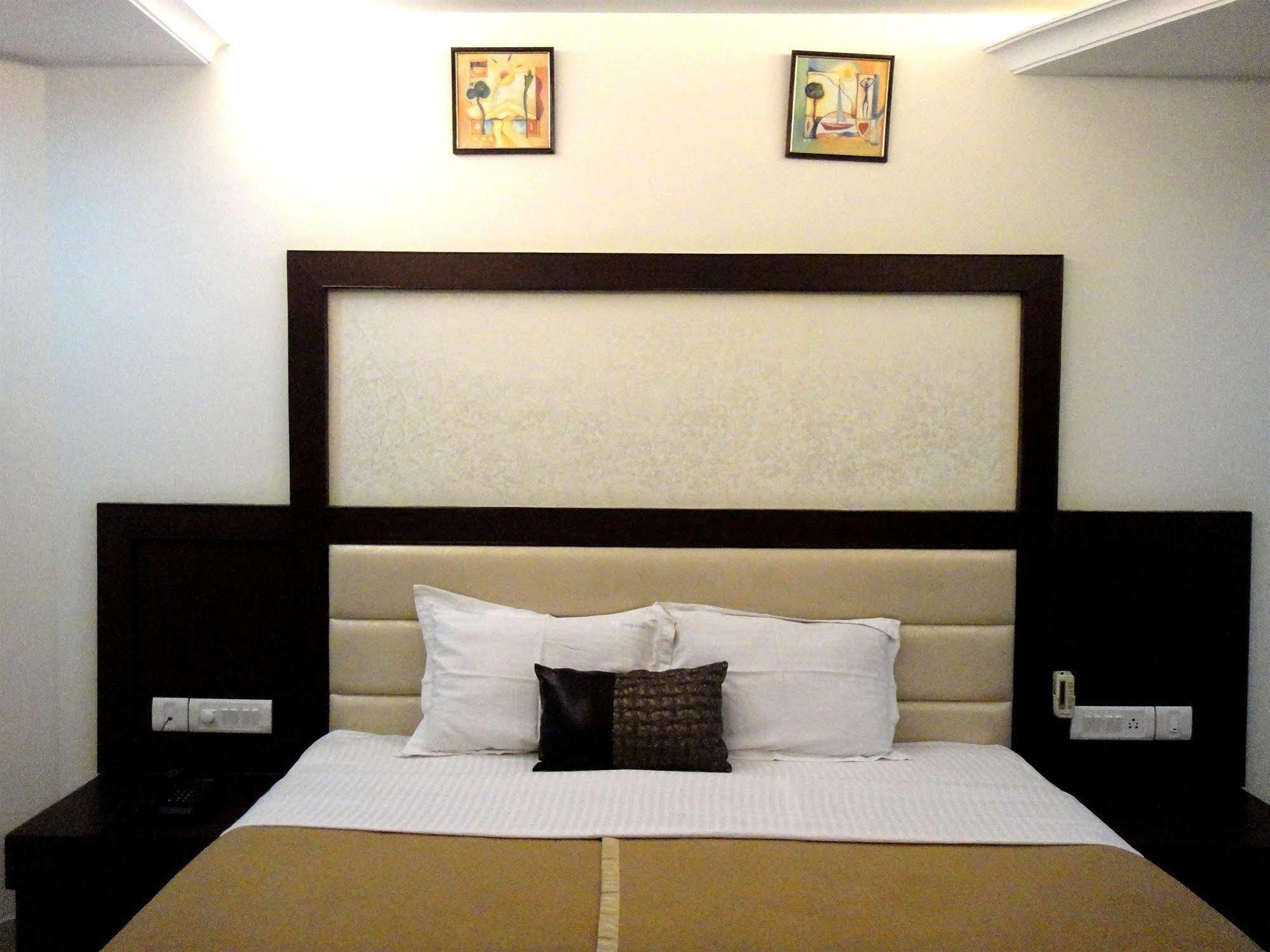 Hotel Orbit 34 Chandīgarh Extérieur photo