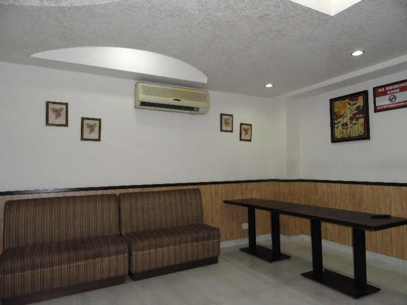 Hotel Orbit 34 Chandīgarh Extérieur photo